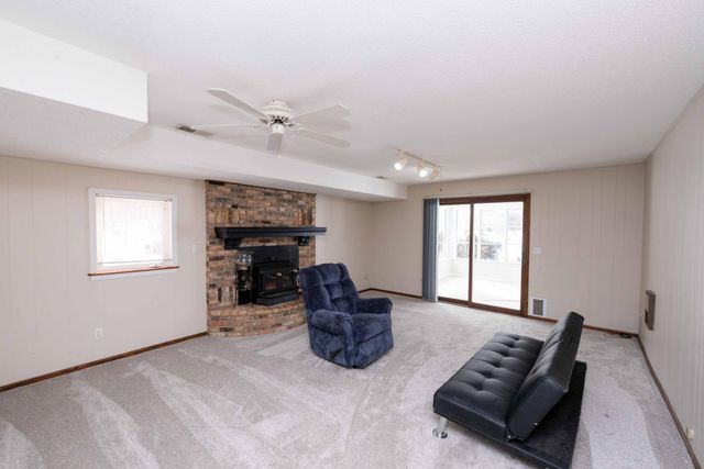 8125 Spring Valley Road, Waconia, MN 55387