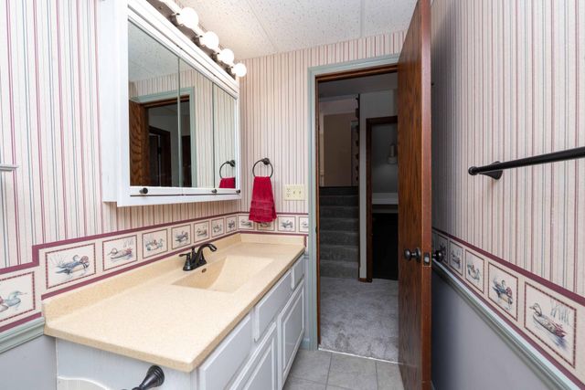 8125 Spring Valley Road, Waconia, MN 55387