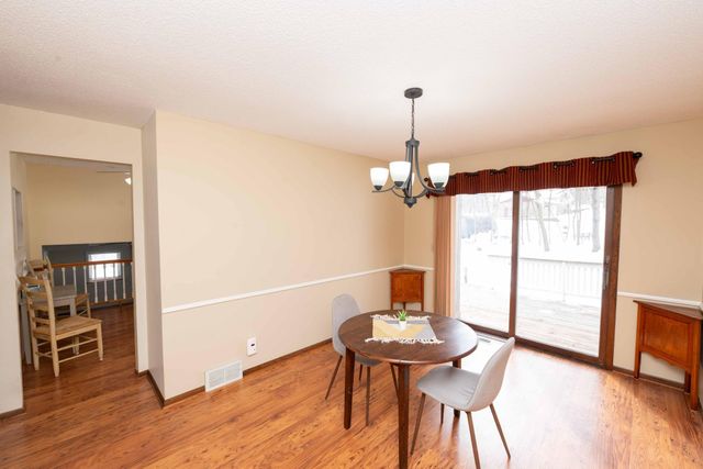 8125 Spring Valley Road, Waconia, MN 55387