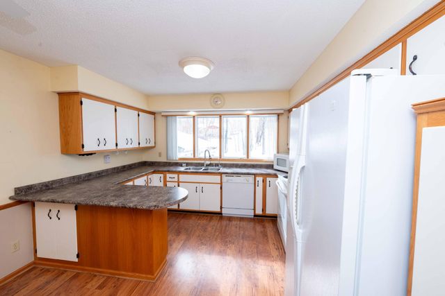 8125 Spring Valley Road, Waconia, MN 55387