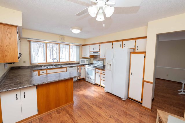 8125 Spring Valley Road, Waconia, MN 55387