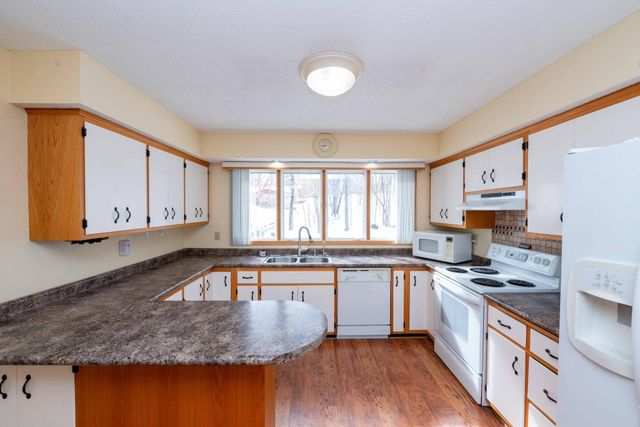 8125 Spring Valley Road, Waconia, MN 55387