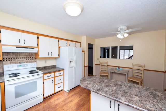 8125 Spring Valley Road, Waconia, MN 55387