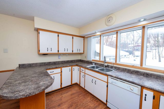 8125 Spring Valley Road, Waconia, MN 55387