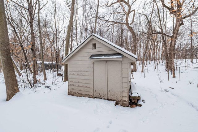 8125 Spring Valley Road, Waconia, MN 55387