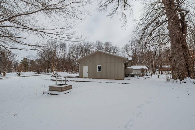 8125 Spring Valley Road, Waconia, MN 55387