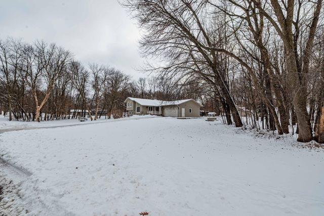 8125 Spring Valley Road, Waconia, MN 55387