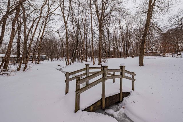 8125 Spring Valley Road, Waconia, MN 55387