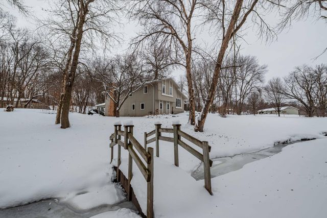 8125 Spring Valley Road, Waconia, MN 55387