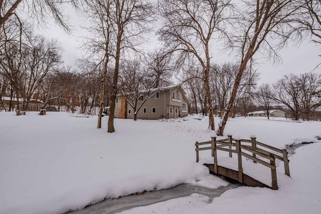8125 Spring Valley Road, Waconia, MN 55387