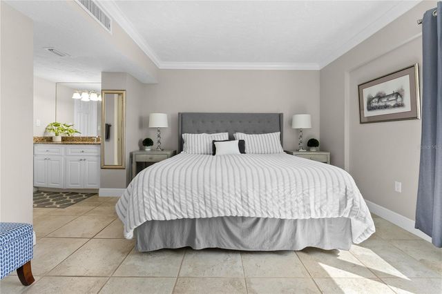 1700 BENJAMIN FRANKLIN DRIVE 10F, Sarasota, FL 34236