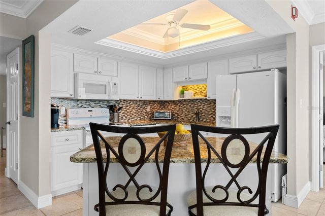 1700 BENJAMIN FRANKLIN DRIVE 10F, Sarasota, FL 34236