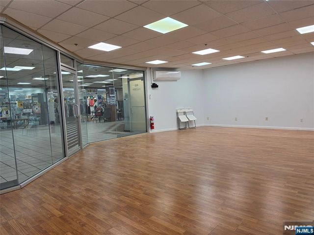 225 Broad Avenue 210, Palisades Park, NJ 07650