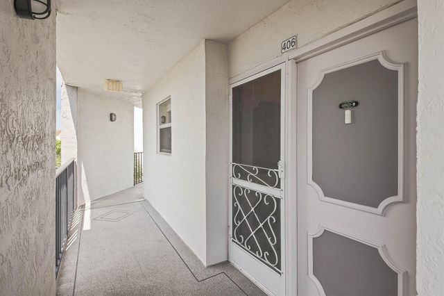 6850 10th Avenue N 406, Lake Worth, FL 33467