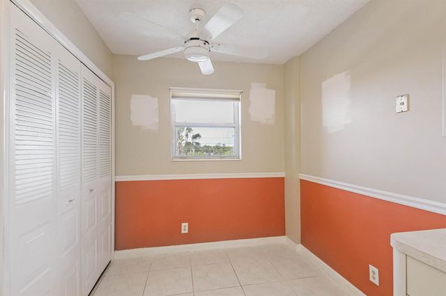6850 10th Avenue N 406, Lake Worth, FL 33467