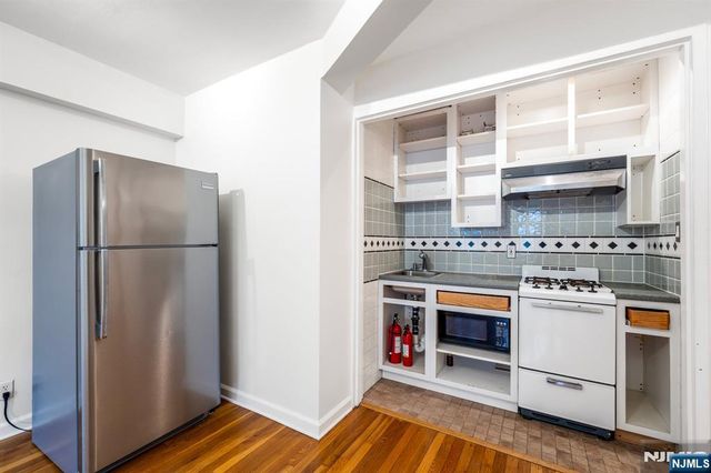 3061 Edwin 3E, Fort Lee, NJ 07024