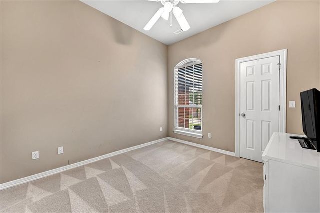 2046 Pine Woods Road, Springdale, AR 72762