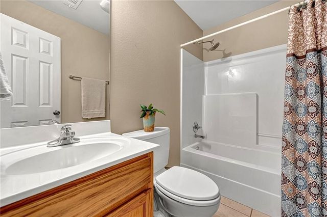 2046 Pine Woods Road, Springdale, AR 72762