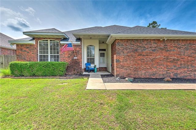 2046 Pine Woods Road, Springdale, AR 72762