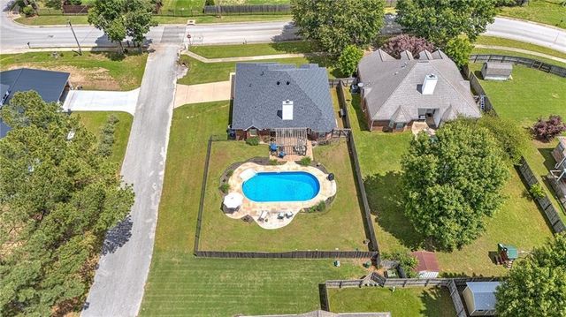 2046 Pine Woods Road, Springdale, AR 72762