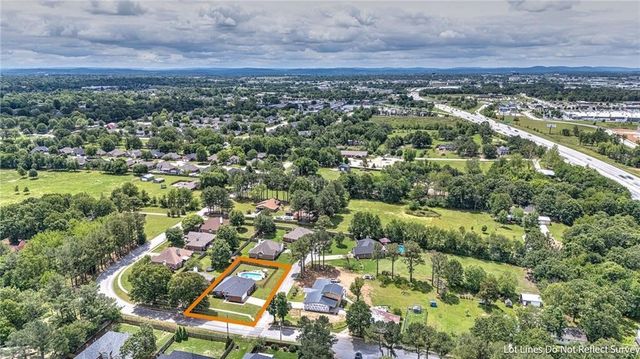 2046 Pine Woods Road, Springdale, AR 72762