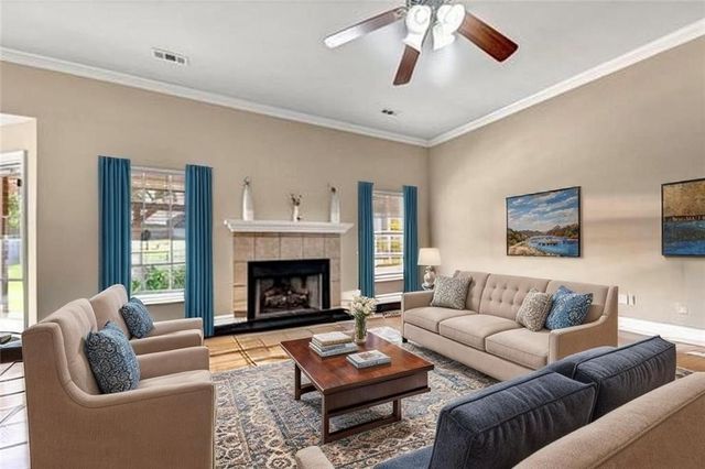 2046 Pine Woods Road, Springdale, AR 72762