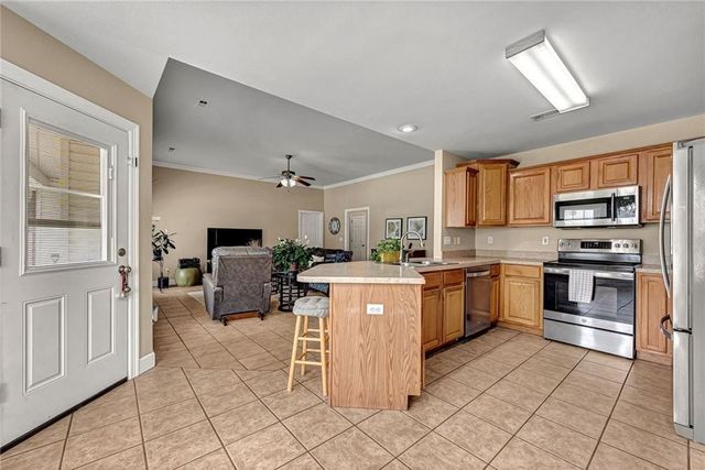 2046 Pine Woods Road, Springdale, AR 72762