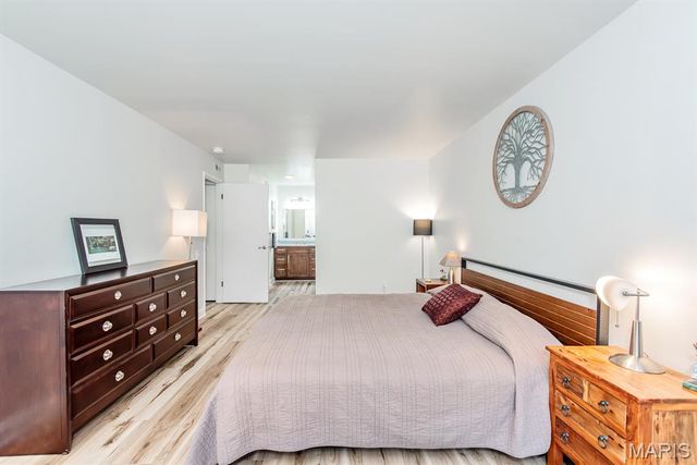 550 Coeur De Royale Drive 301, Creve Coeur, MO 63141