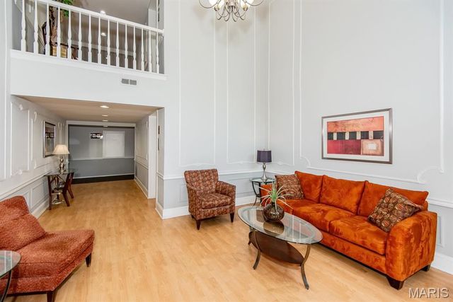 550 Coeur De Royale Drive 301, Creve Coeur, MO 63141