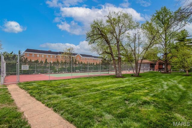 550 Coeur De Royale Drive 301, Creve Coeur, MO 63141
