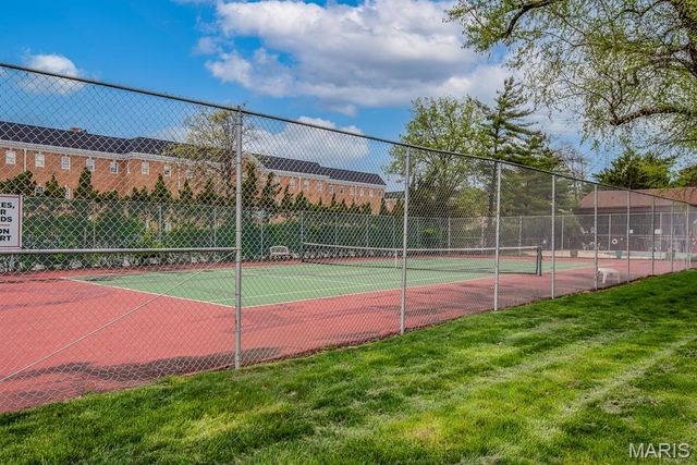 550 Coeur De Royale Drive 301, Creve Coeur, MO 63141