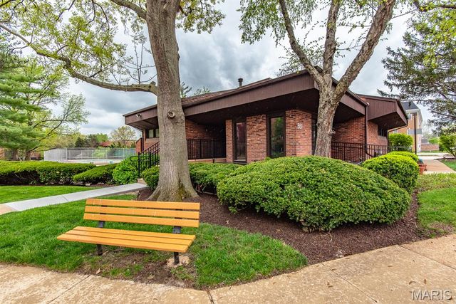 550 Coeur De Royale Drive 301, Creve Coeur, MO 63141