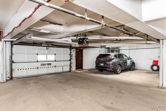 550 Coeur De Royale Drive 301, Creve Coeur, MO 63141