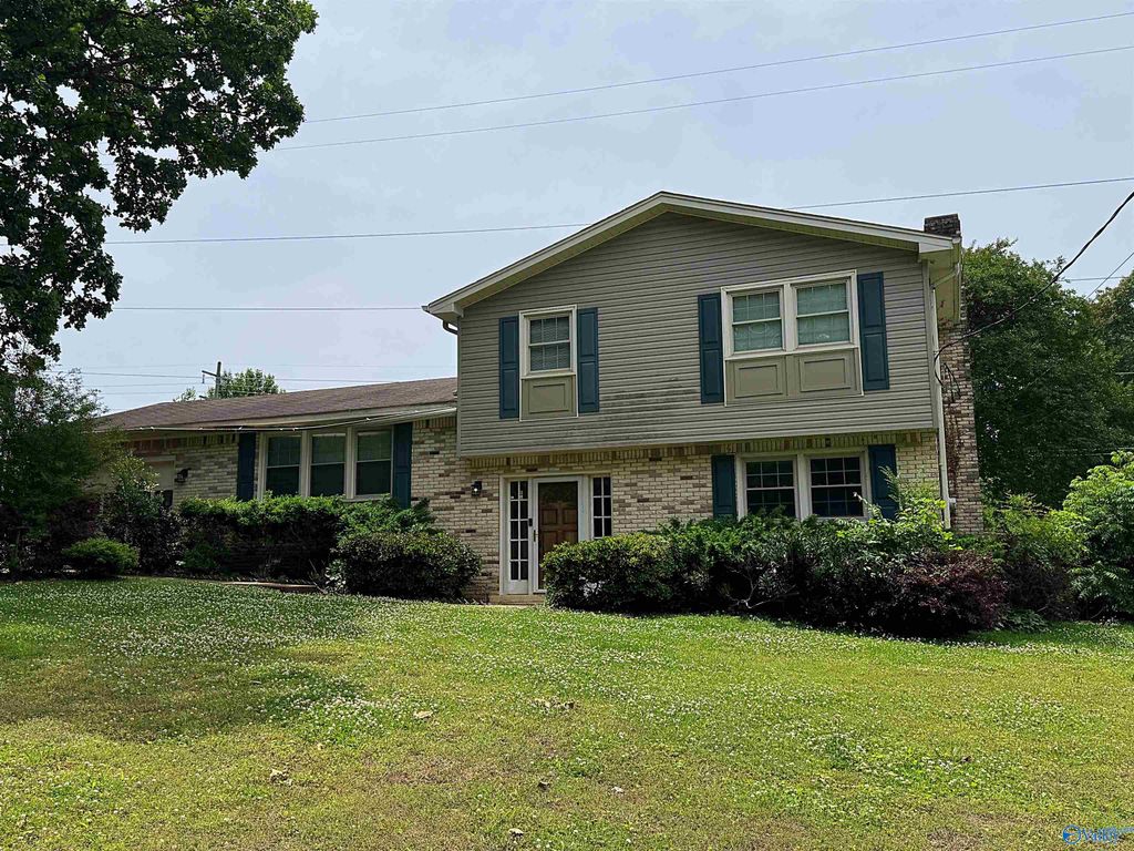 11406 Crestfield Drive, Huntsville, AL 35803