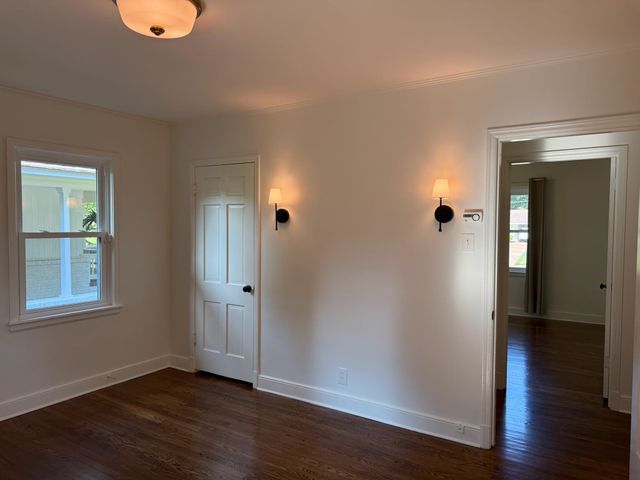 1086 PERKINS TER, Memphis, TN 38117