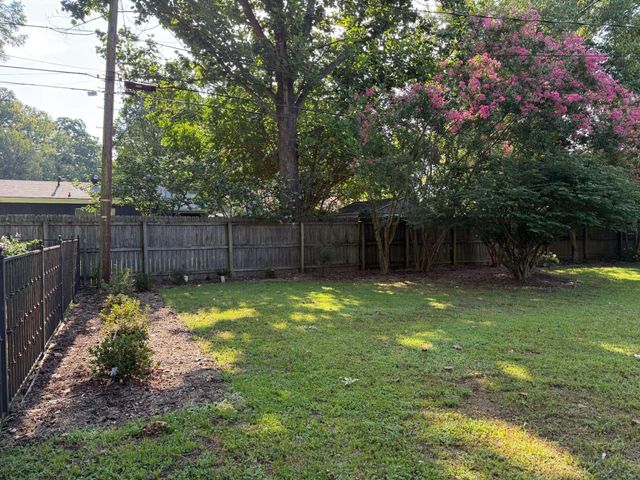 1086 PERKINS TER, Memphis, TN 38117