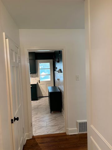 1086 PERKINS TER, Memphis, TN 38117