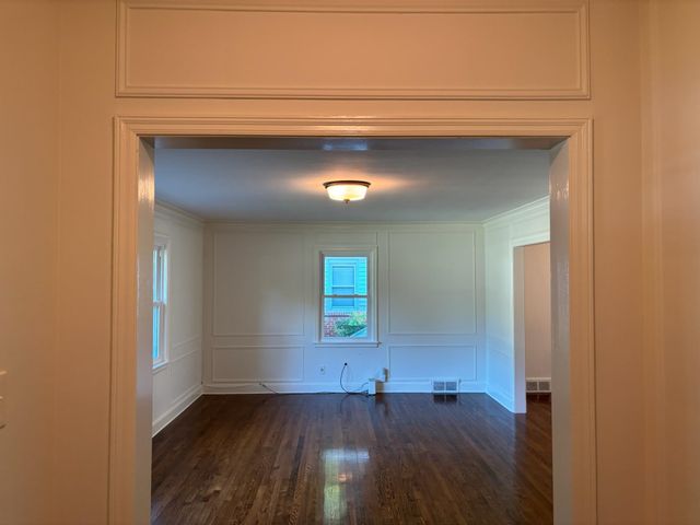 1086 PERKINS TER, Memphis, TN 38117