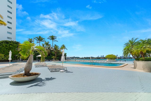 1200 West Avenue 316, Miami Beach, FL 33139