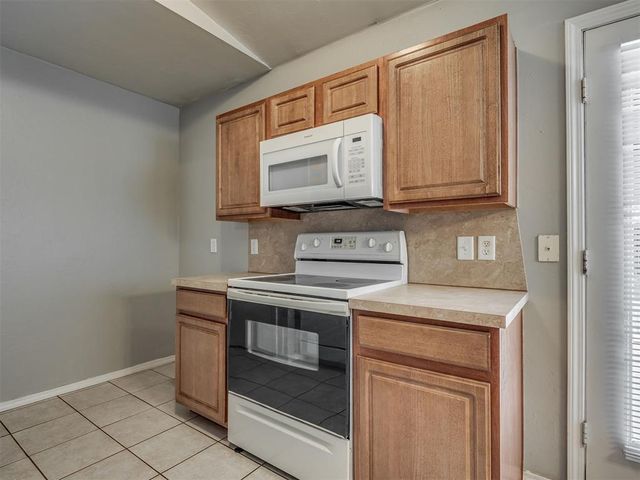 9728 SW 27th Street, Oklahoma City, OK 73128