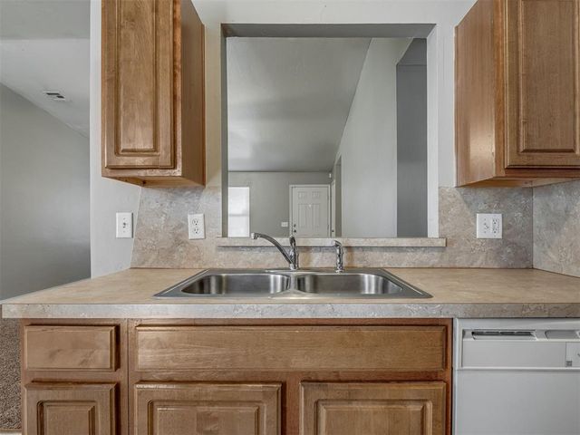 9728 SW 27th Street, Oklahoma City, OK 73128
