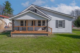 6123 Lapeer Road, Burton, MI 48509
