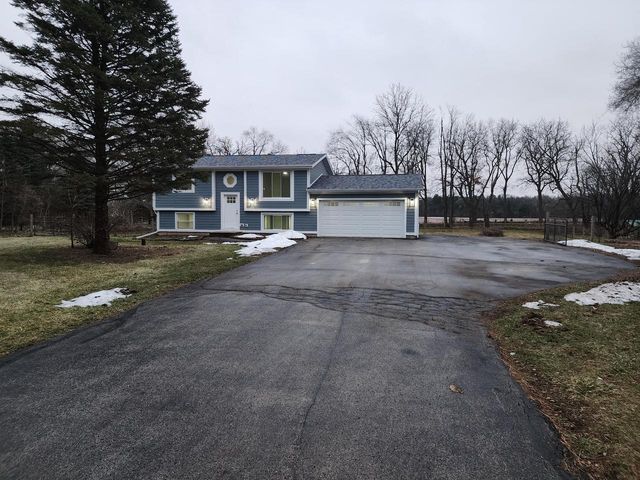N9523 Sunset DRIVE, East Troy, WI 53120
