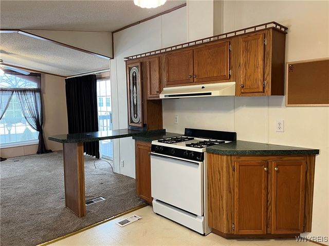 1164 Timberwood Drive, Lockport Town, NY 14094