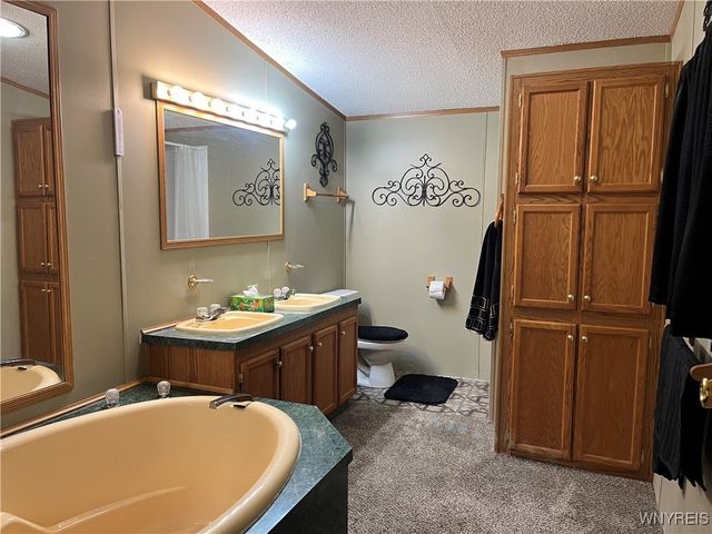 1164 Timberwood Drive, Lockport Town, NY 14094