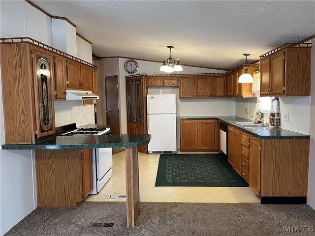 1164 Timberwood Drive, Lockport Town, NY 14094