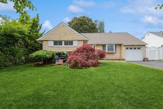 17 Chester Avenue, Massapequa, NY 11758