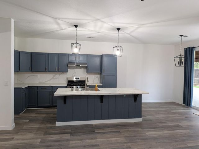 2485 S Manila Avenue, Fresno, CA 93727