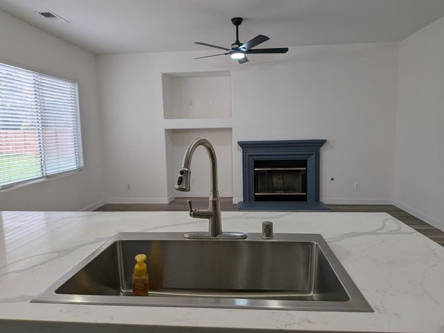 2485 S Manila Avenue, Fresno, CA 93727