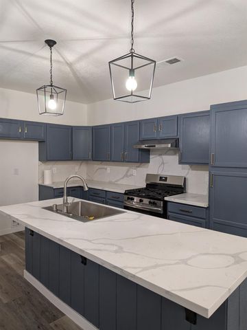 2485 S Manila Avenue, Fresno, CA 93727